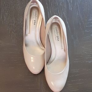 Nude color pumps